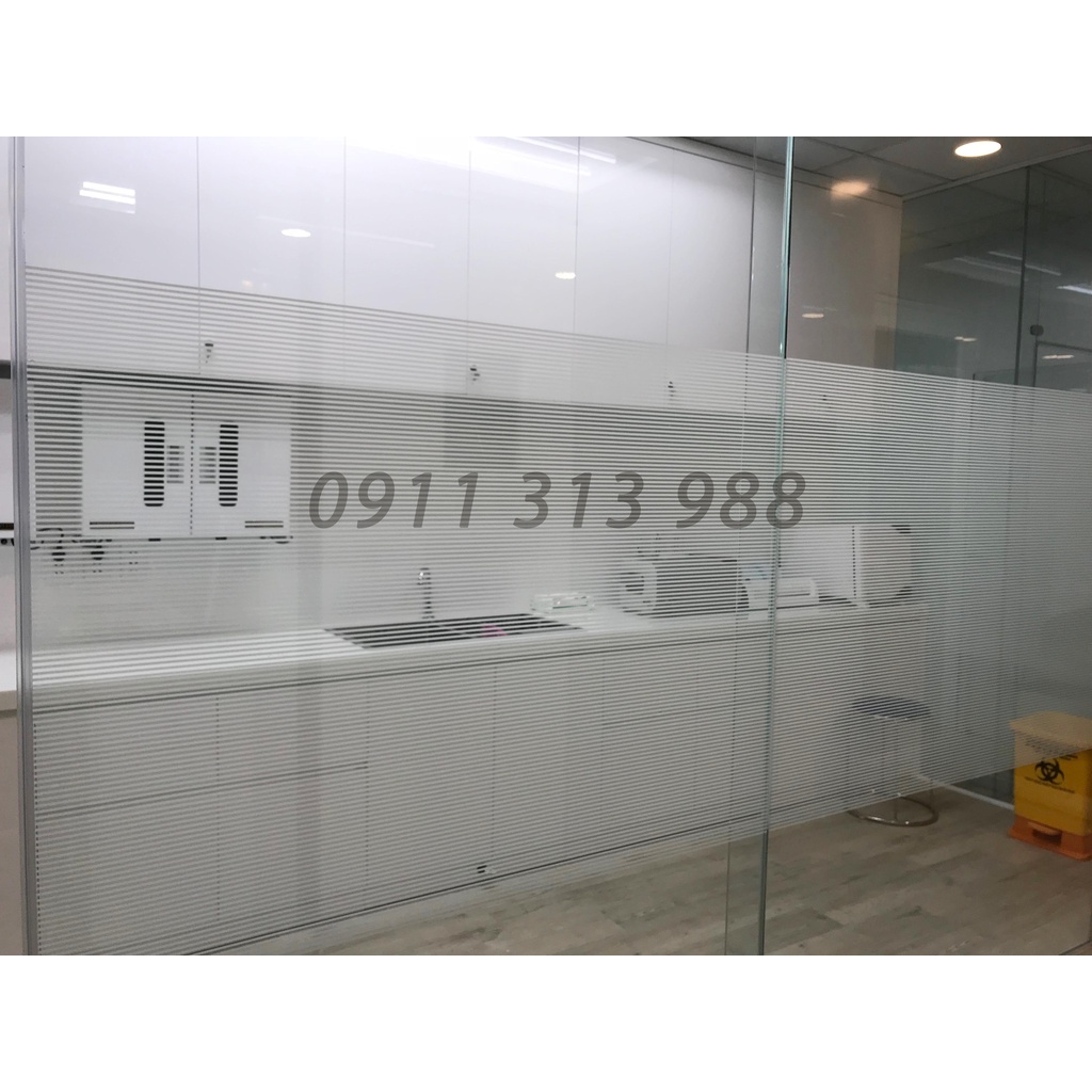 Giấy dán kính decal dán kính sẵn keo