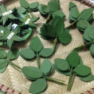 Lá hồng giấy mỹ thuật