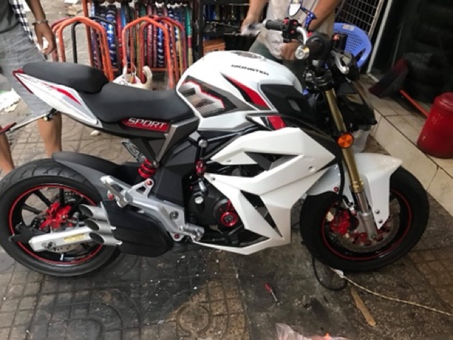 Cánh chim liên mỏ cài cho MV Agusta