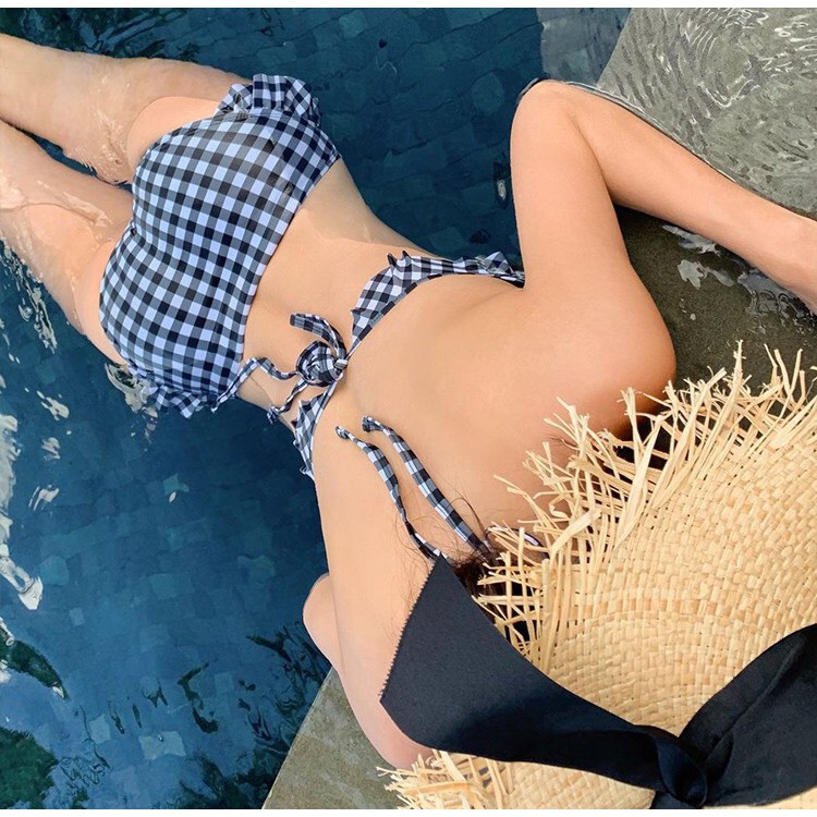 Bikini nhún bèo caro dễ thương ( kèm hình sàn)