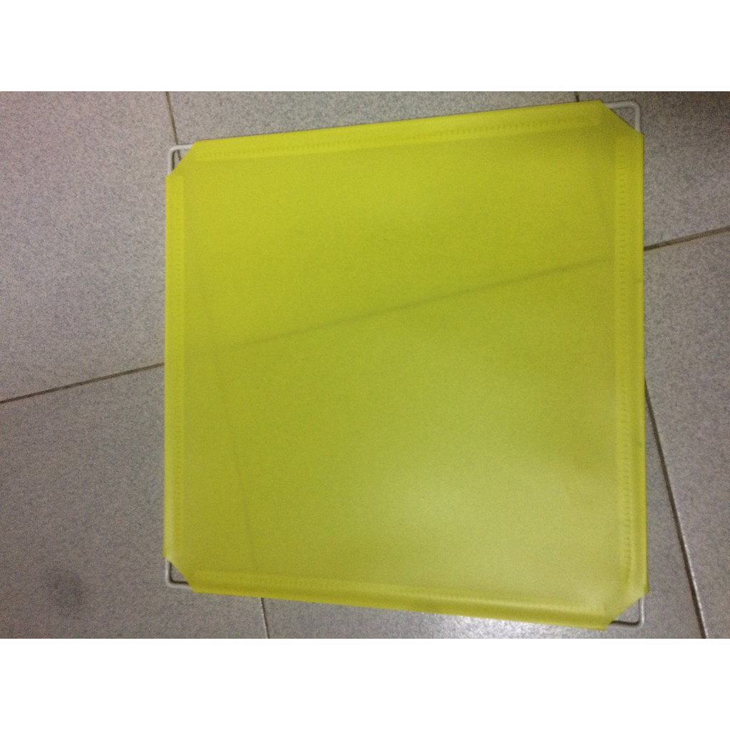 Sỉ lẻ tấm nhựa ghép 35x35cm không kèm chốt nối.