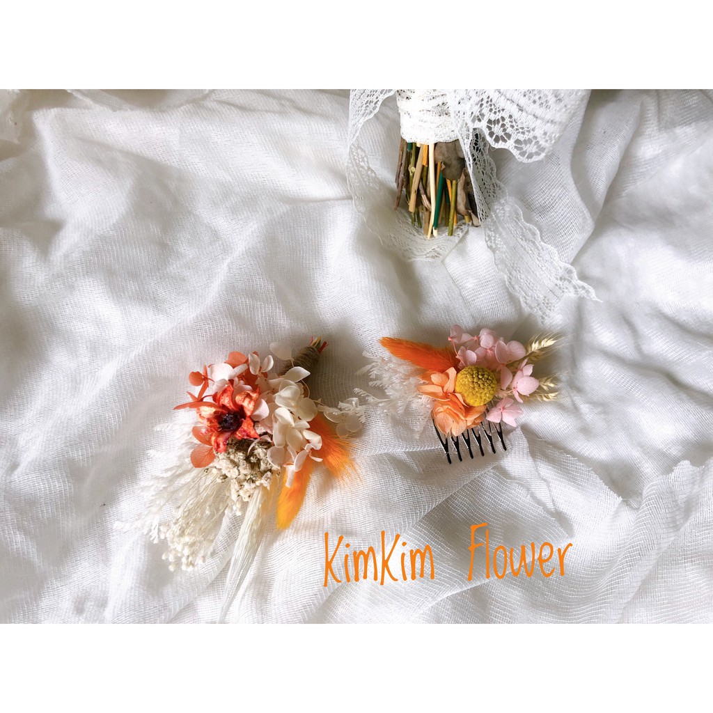 Hoa khô cài áo chú rể