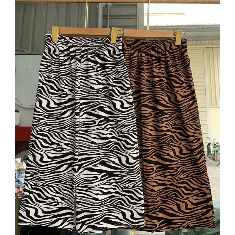 Chân váy vằn xẻ sau | BigBuy360 - bigbuy360.vn