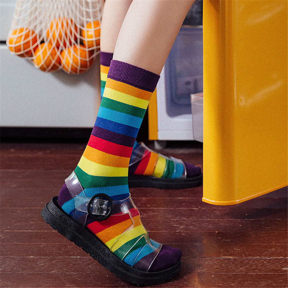 Vớ Cotton Dài Co Giãn Họa Tiết Kẻ Sọc Cầu Vồng Phong Cách Retro Thời Trang Cho Nữ
