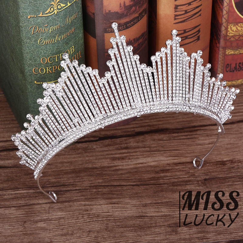 Vương miện đính đá ánh nhũ phong cách thời trang sang trọng cho cô dâu