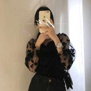 Áo nhung pha tay lưới hoa