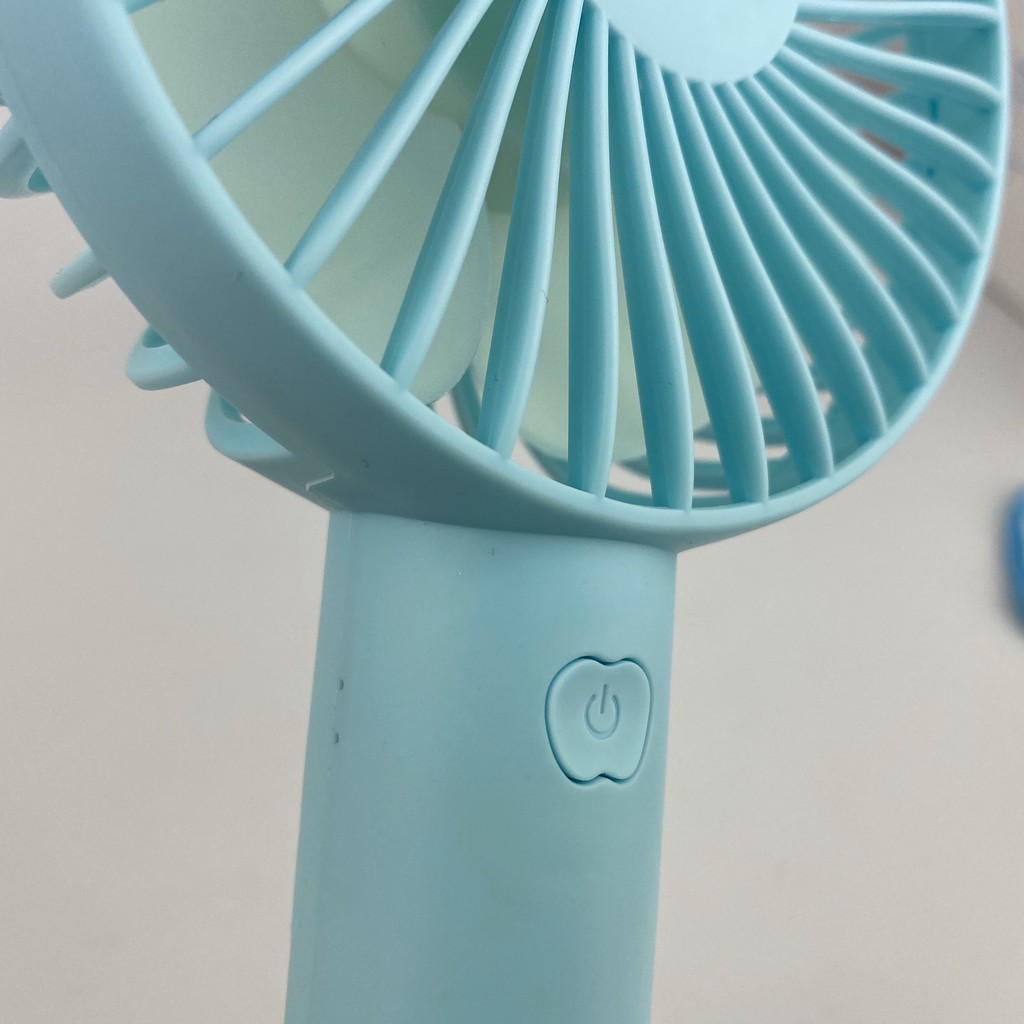 Quạt Cầm Tay Gutek Minifan 3 Tốc Độ Gió Với Pin Sạc Tích Điện , Tặng Kèm Dây Đeo Và Chân Để Bàn , Hàng Chính Hãng