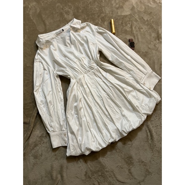 Đầm trắng thiết kế