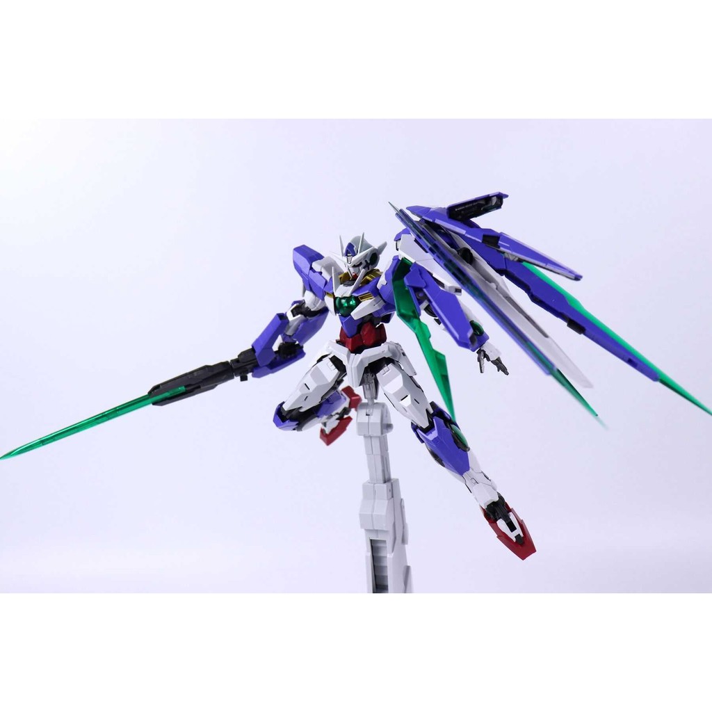 Mô hình lắp ráp MG 00 1/100 Gundam Qan T Full Saber Daban 8822