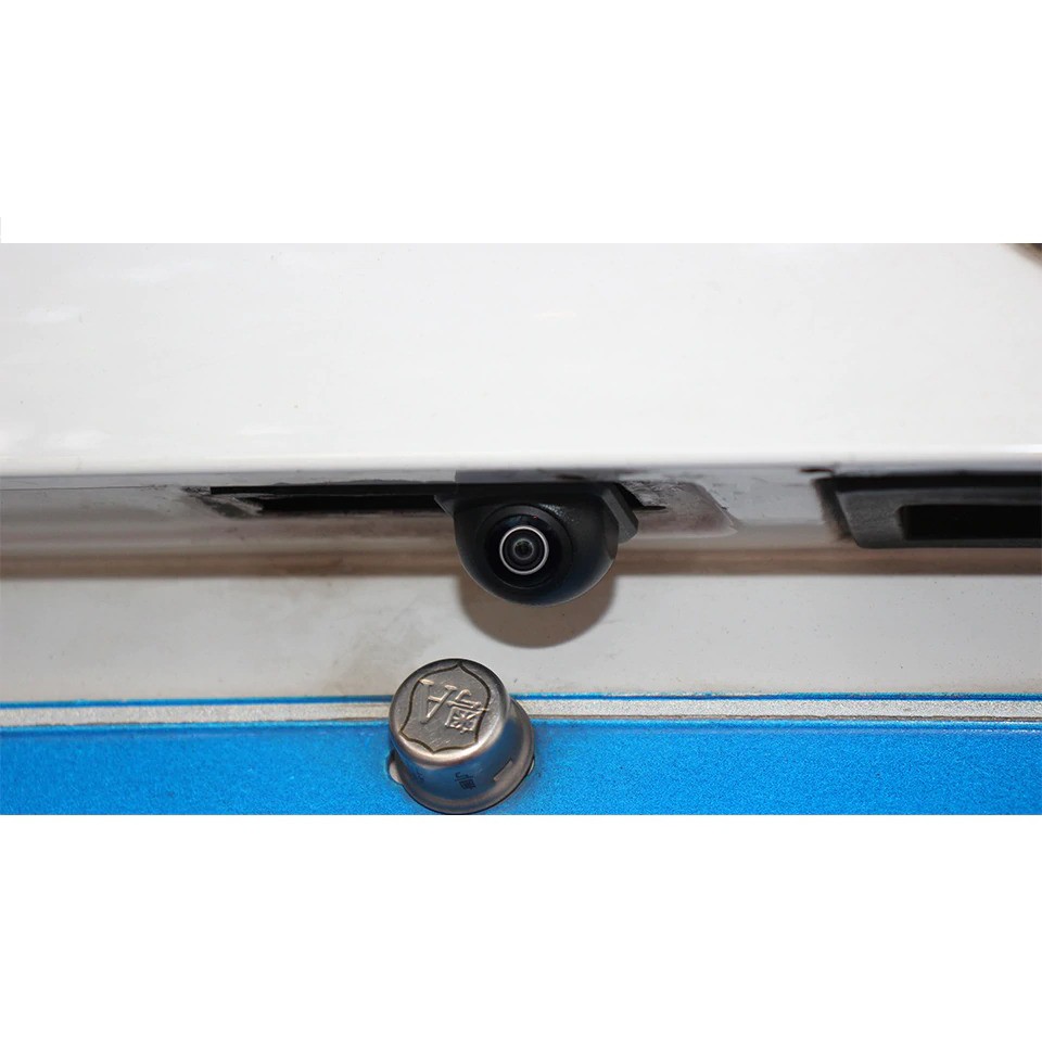 Camera ô tô HQ 168 đa chức năng chuyển đổi CCD/AHD25