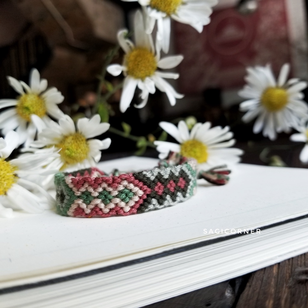 Vòng tay, vòng chân handmade tết bằng chỉ l Friendship bracelet