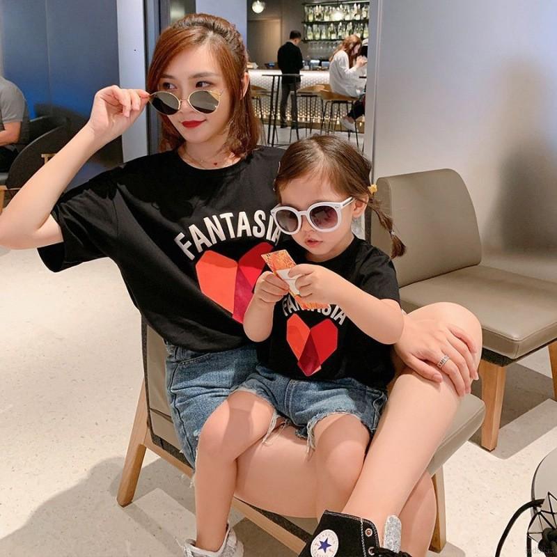 Áo thun ngắn tay in họa tiết trái tim sành điệu dành cho gia đình