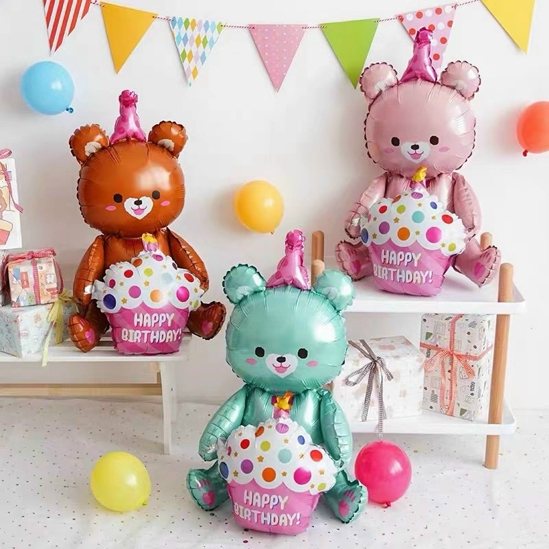 Bóng gấu ôm hình bánh kem trang trí sinh nhật