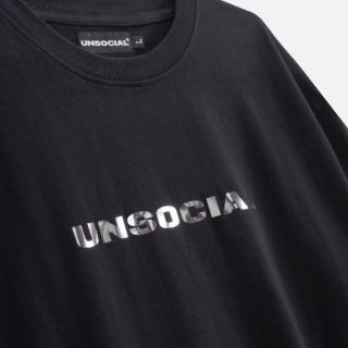 Áo unsocial metallic logo tee
