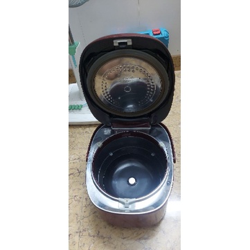 Nồi cơm điện cao tần hút chân không Toshiba  1L8