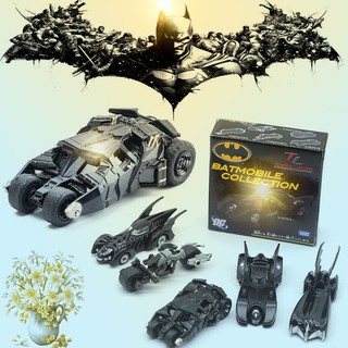 TOMICA Mô Hình Xe Hơi Batman Bằng Kim Loại Độc Đáo Sống Động Cho Bé Trai