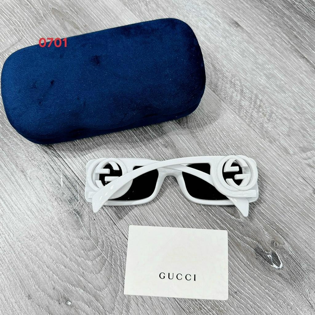 Mắt kính nữ gucci chất liệu acetate gọng chữ nhật màu trắng và màu đen tặng khăn