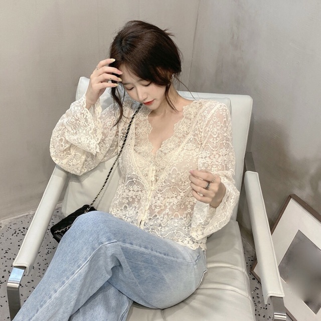 ÁO KIỂU TIỂU THƯ 🎀🎀 REN HOẠ TIẾT CỔ V TAY BO LOE PHONG CÁCH SANG TRỌNG THANH LỊCH