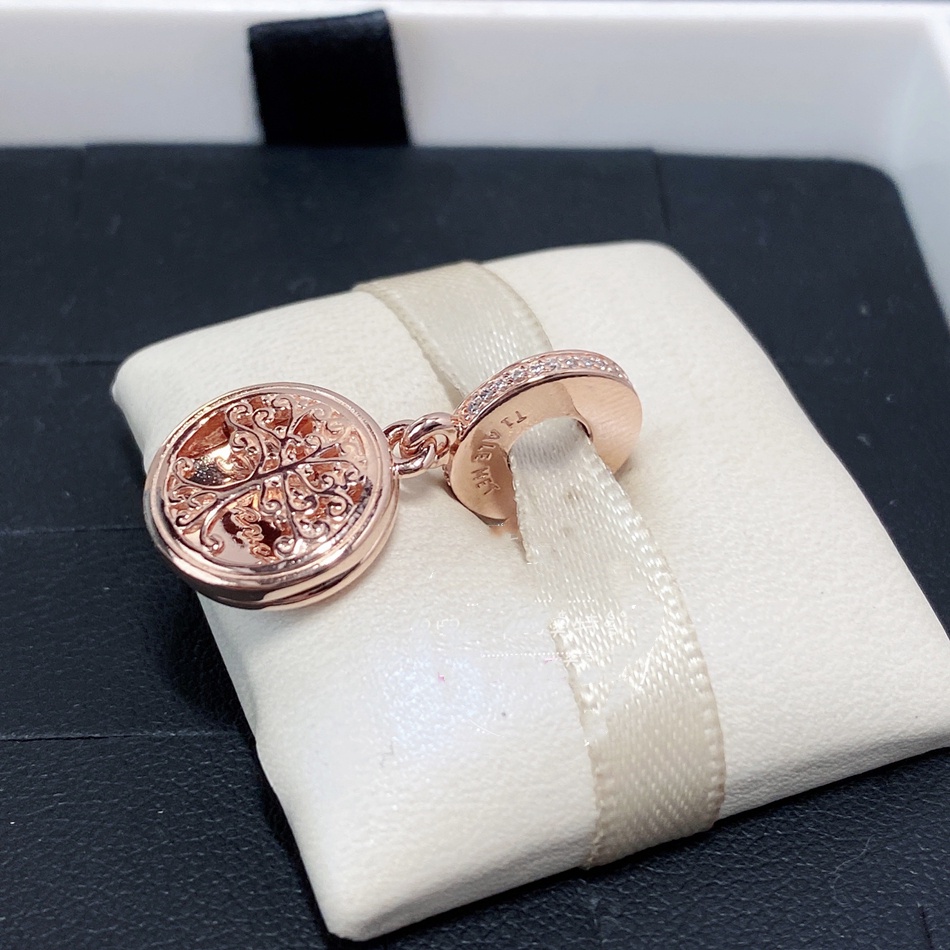 Mặt Dây Chuyền Gia Đình Thủ Công Độc Đáo