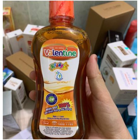 Nước súc miệng valentine kiddy..