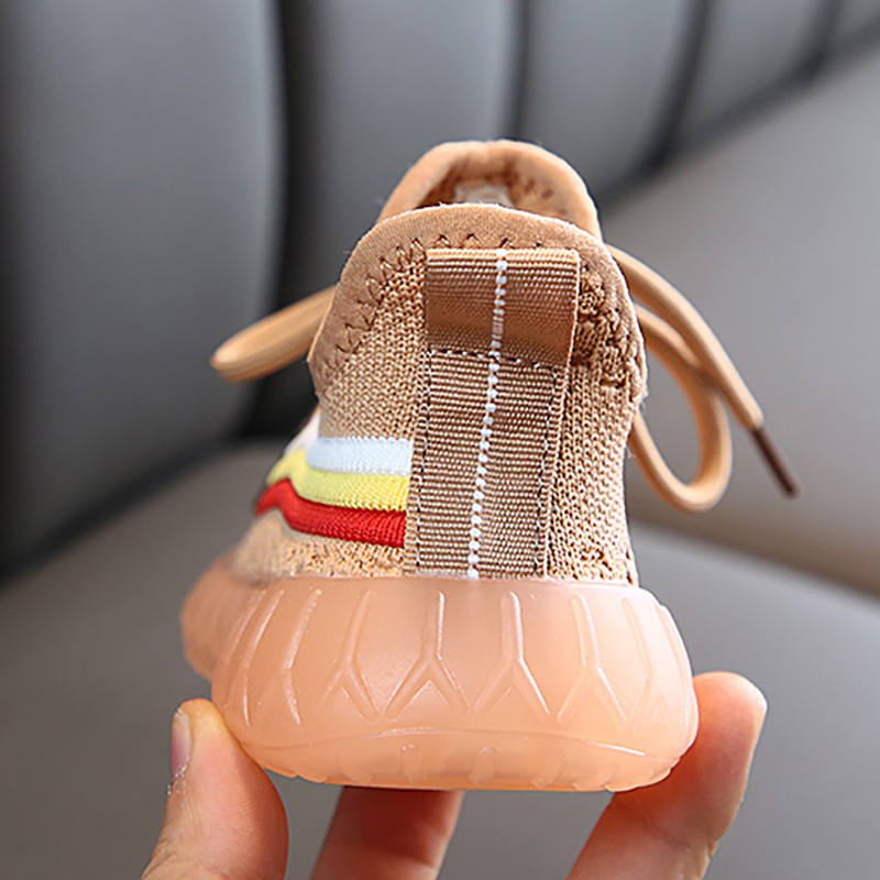 Giày sneaker đế mềm chống trượt họa tiết sọc ngang dễ thương cho bé