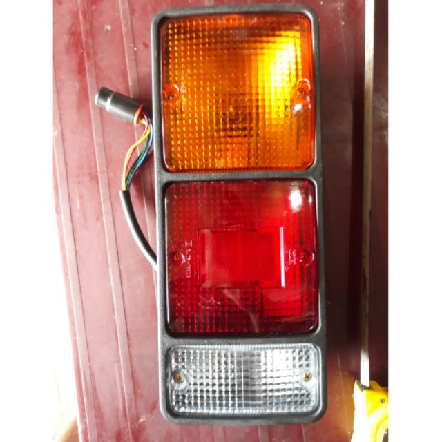 Đèn hậu xe tải HYUNDAI Hàn quốc. Đèn lái sau xe tải ( giá 1 bên)