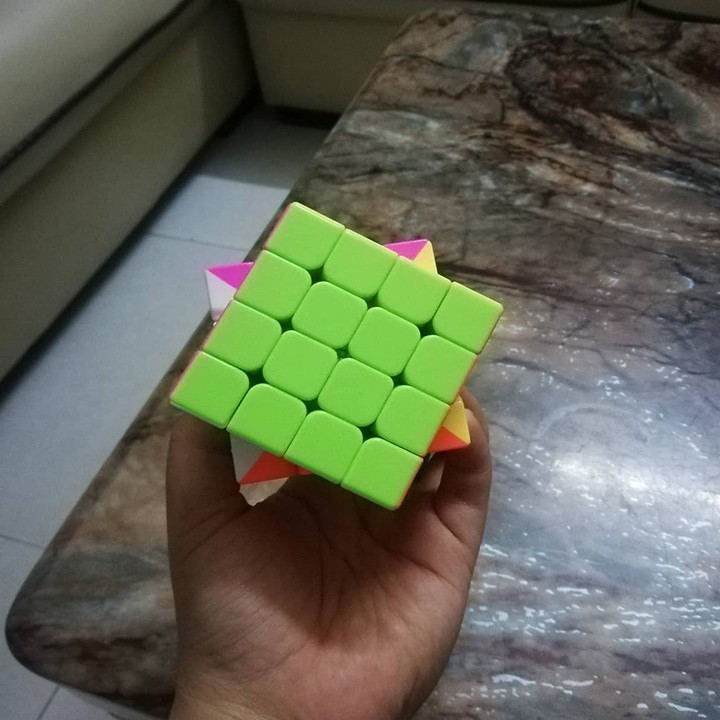 Rubik 4x4 Siêu Trơn Dễ Bẻ Góc