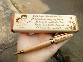 BÚT GỖ KHẮC TÊN