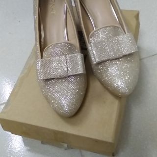 Xả kho thanh lý giày Daphne sz 38