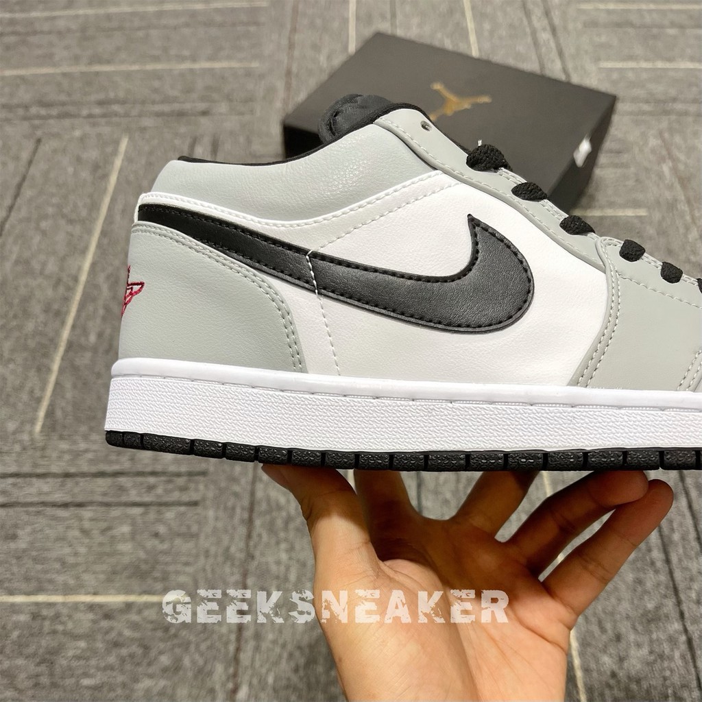 [GeekSneaker] Giày Sneaker Cổ Thấp Jordan 1 Low Light Smoke Grey | BigBuy360 - bigbuy360.vn