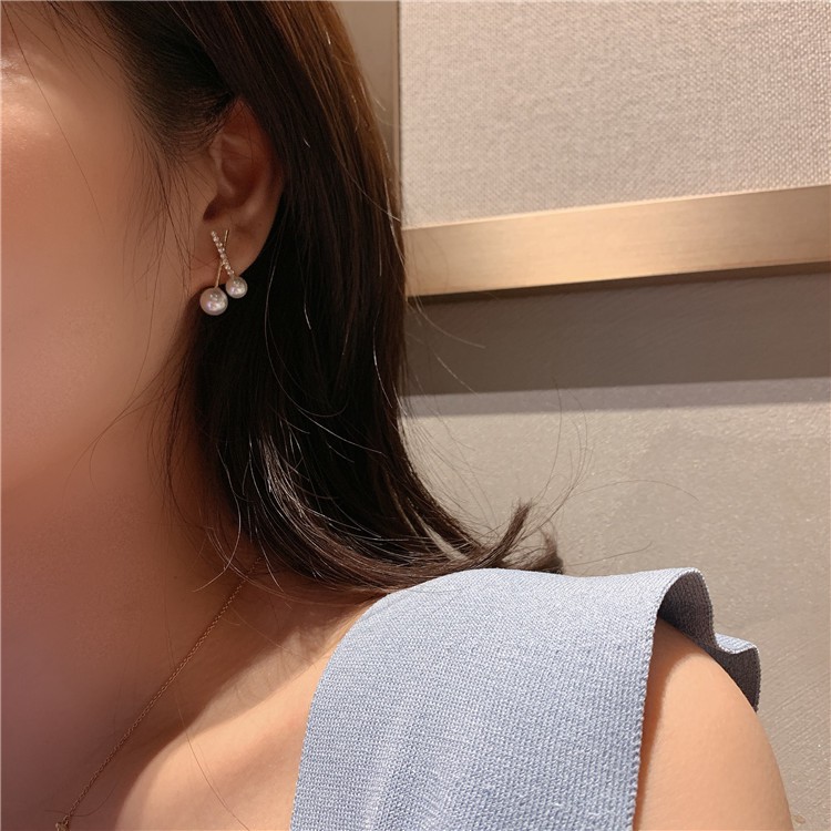 Bông tai đẹp ngọc tròn đính chéo cá tính - Hoa Tai BT115