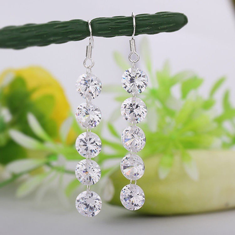 Hoa tay dáng dài đính đá thanh lịch