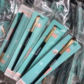 Cọ tém dùng trong make-up trang điểm phun xăm