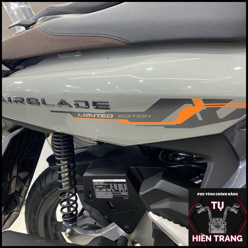 TEM LOGO ỐP SƯỜN AIRBLADE NỔI 3D MÀU ĐEN ZIN AIRBLADE GIỚI HẠN 2021 CHÍNH HÃNG HONDA