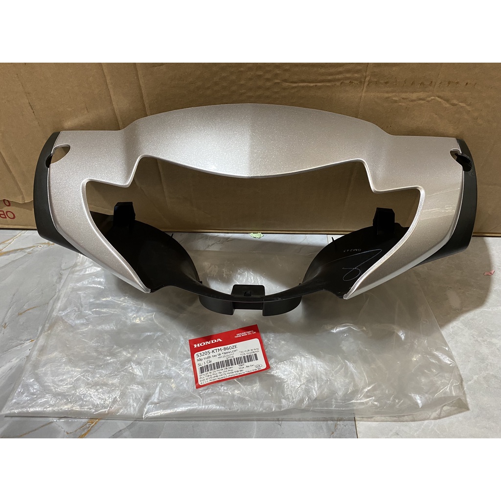 Nắp trước tay lái - bàn thờ HONDA FUTURE NEO màu Bạc đen. (53205KTM860ZE)