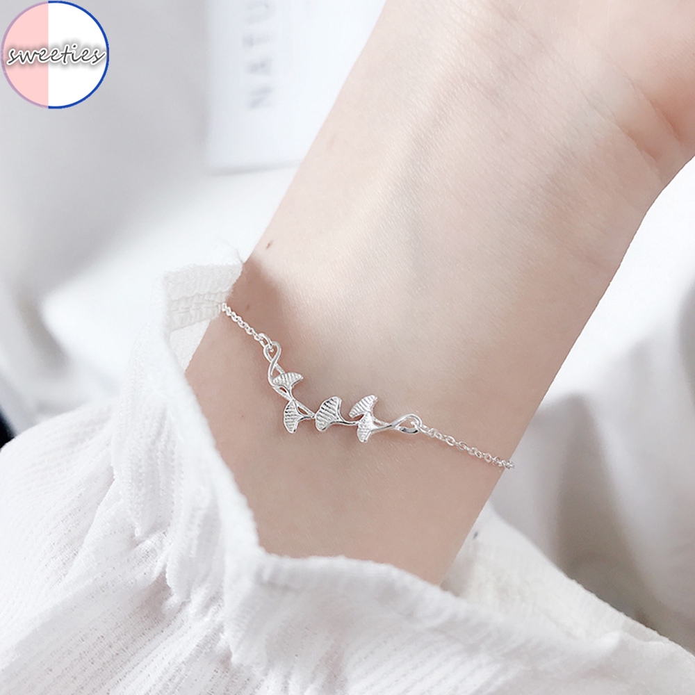 Vòng đeo tay mặt họa tiết lá bạch quả phong cách Hàn Quốc