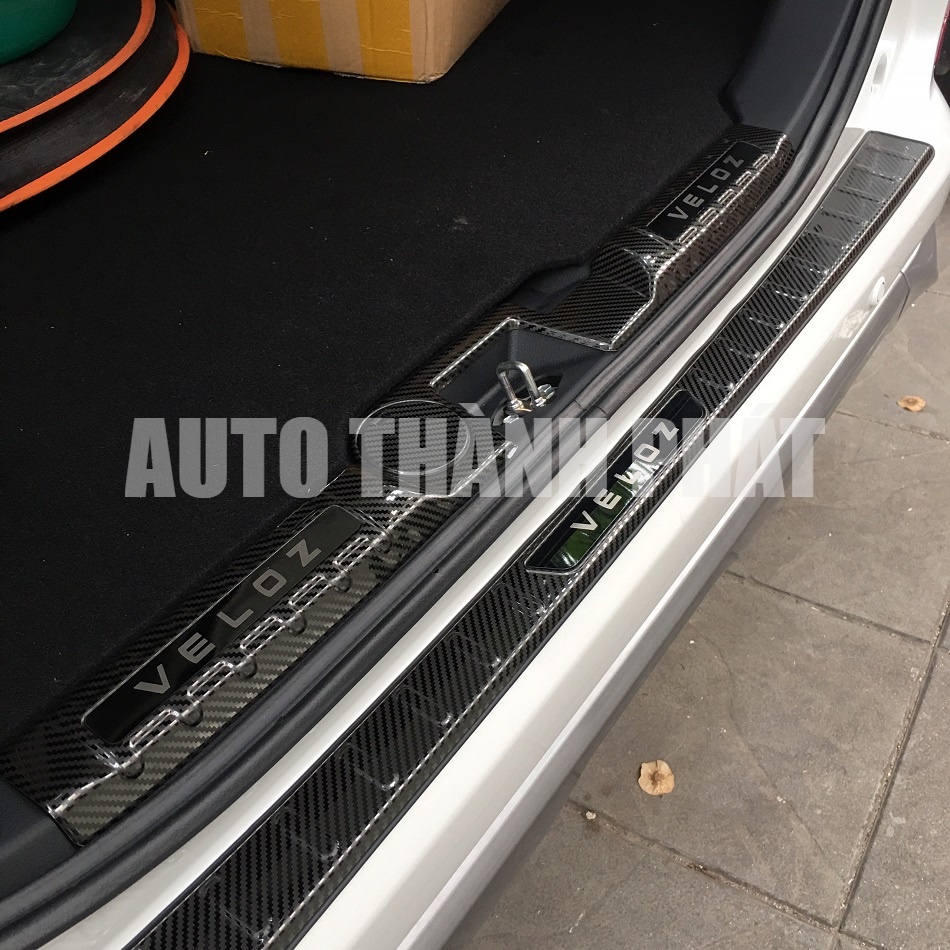 Chống Trầy Cốp  Toyota Veloz 2022, 2023 Chất Liệu Carbon Cao Cấp Full Bộ 2 Chi Tiết