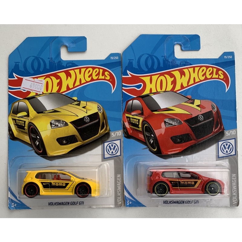 Combo 2 xe Hot Wheels Volkswagen Golf GTI MOMO