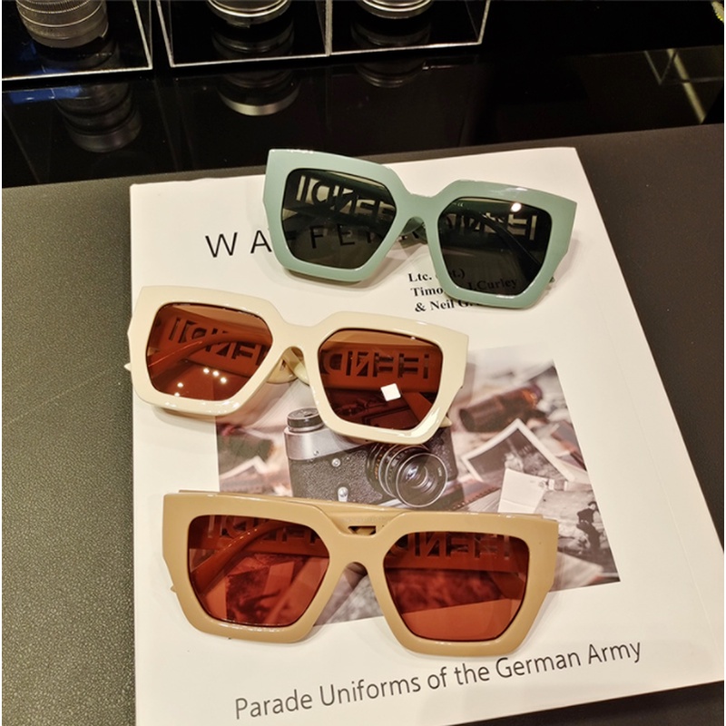 (KIQI-FASHION) COD Kính Mát Gọng Vuông Họa Tiết Chữ Phong Cách Âu Mỹ Thời Trang Chống Tia Uv400 Dành Cho Nam Nữ