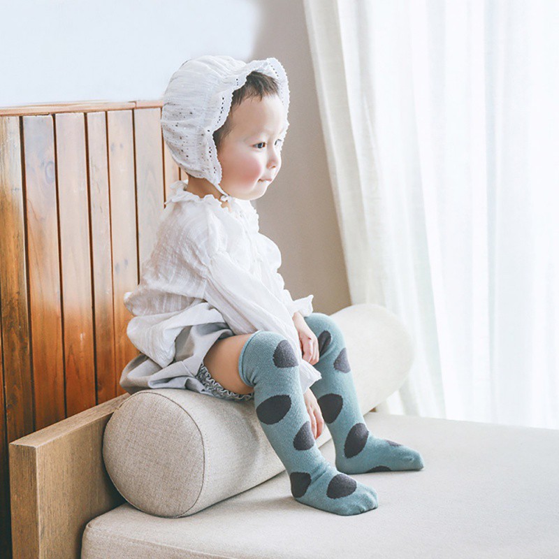 Vớ dài họa tiết chấm bi chất liệu cotton dễ thương dành cho bé gái