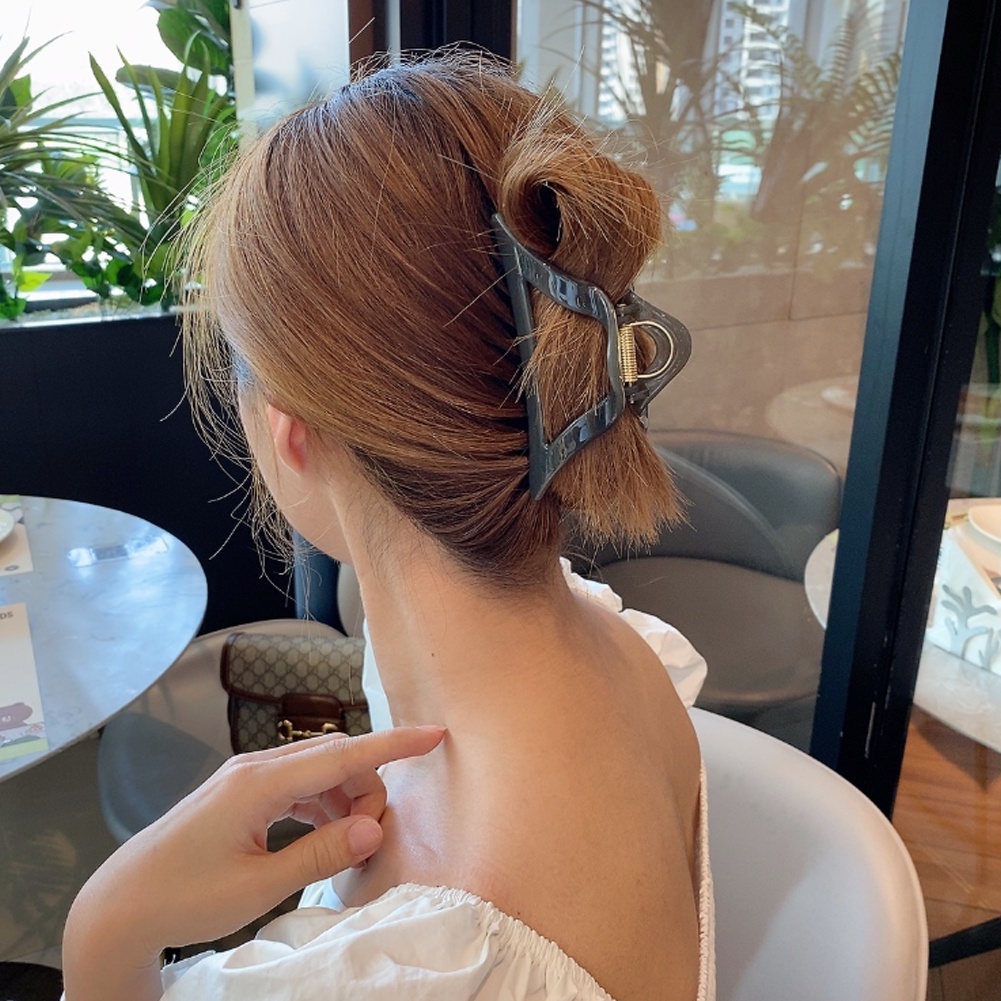 Kẹp Tóc Nhựa Hình Tam Giác Thời Trang Hàn Quốc Cho Nữ