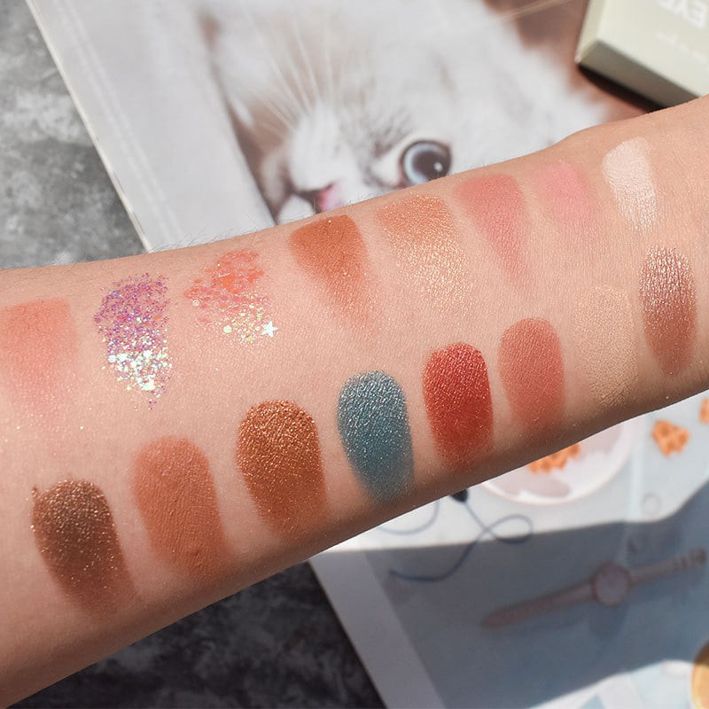 [ Mẫu Mới ] Bảng Phấn Mắt 16 Ô Màu Lameila No.5085 All I See Is You Kèm Cọ Với 3 Tone Màu Đẹp Siêu Long Lanh | BigBuy360 - bigbuy360.vn