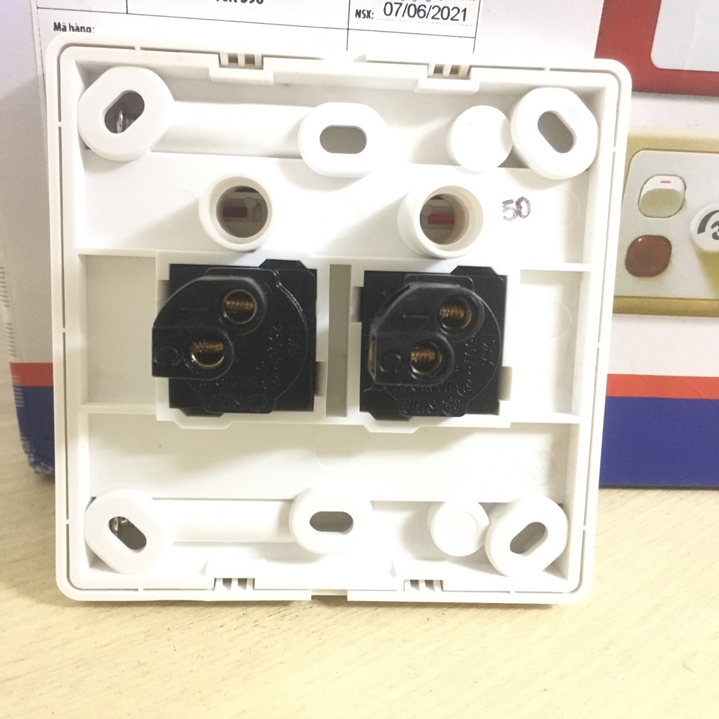 Công tắc đôi 1 chiều phím lớn 10A mặt vuông SINO S982D1 dòng S98