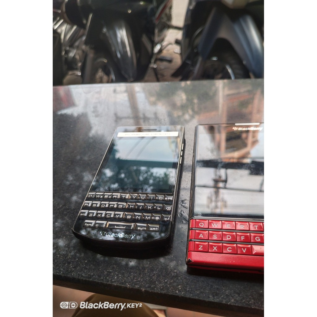 Điện thoại blackberry Porcher Design P9983 Main Q10
