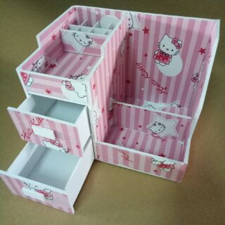Tủ mỹ phẩm 2 học hello Kitty