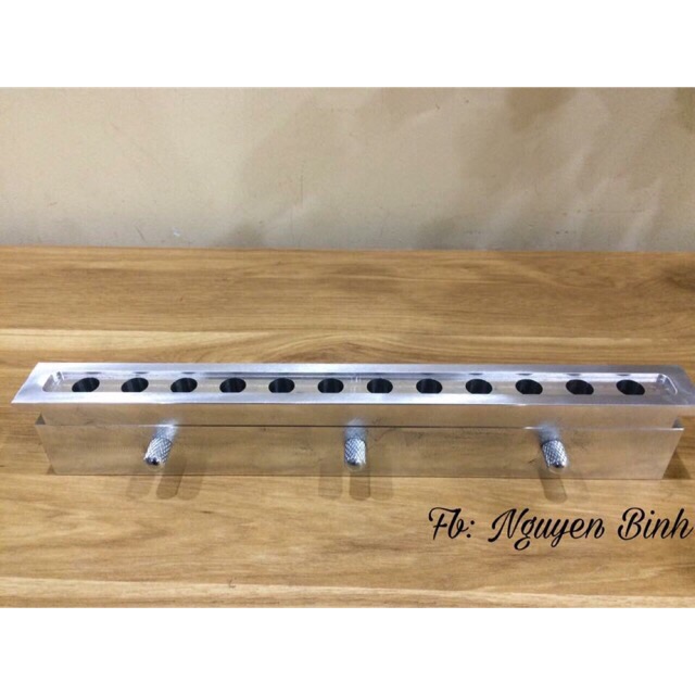 Khuôn làm son inox 6 lỗ hoặc 12 lỗ cỡ 12.1mm