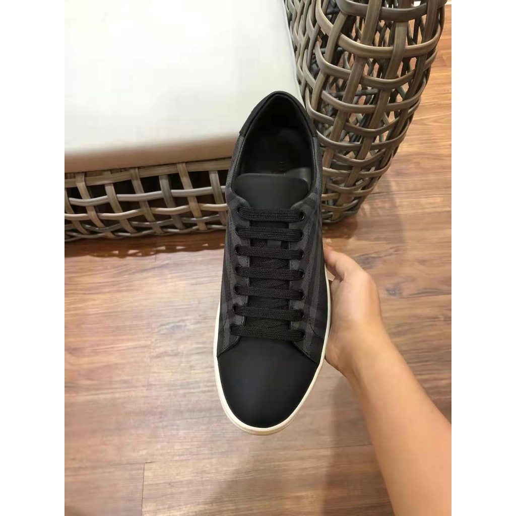 Giày sneakers nam cao cấp Burberry BBR thiết kế trẻ trung và hiện đại với họa tiết caro kinh điển