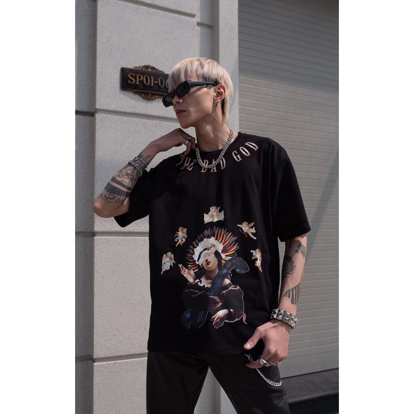 Áo thun tay lỡ The Bad God Mother Angles tee