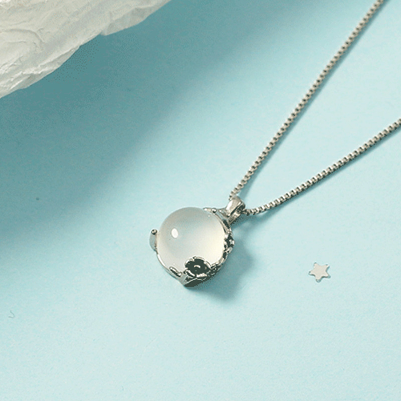 vòng cổ Mặt Ngọc Bích Trắng Xinh Xắn Cho Nữ