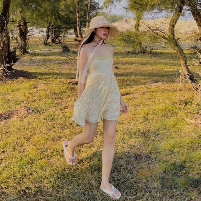 Váy 2 dây hoa vàng Fabric Holic